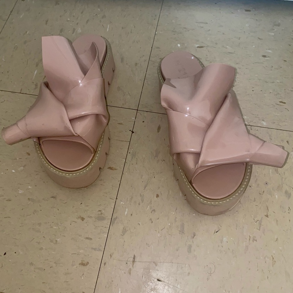 No. 21 Kartell platform sandals with knot detail